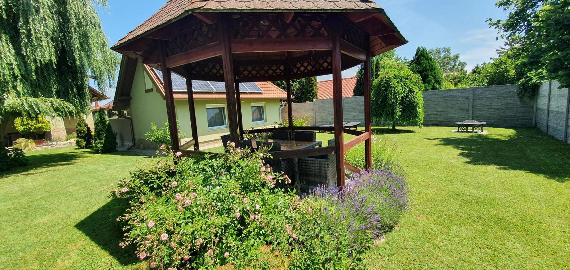 Tamasi Villa- Nyaralohaz Balatonkeresztur Exterior photo