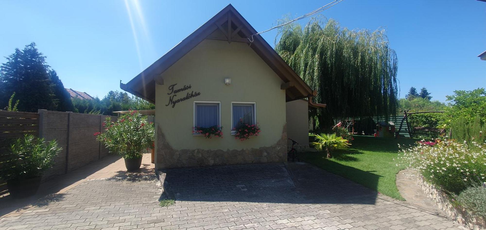 Tamasi Villa- Nyaralohaz Balatonkeresztur Exterior photo
